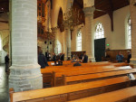 Plaatsen worden opgezocht, Tim en Wilbert van HOVO Records (rechts in beeld) spreken nog wat zaken door....
